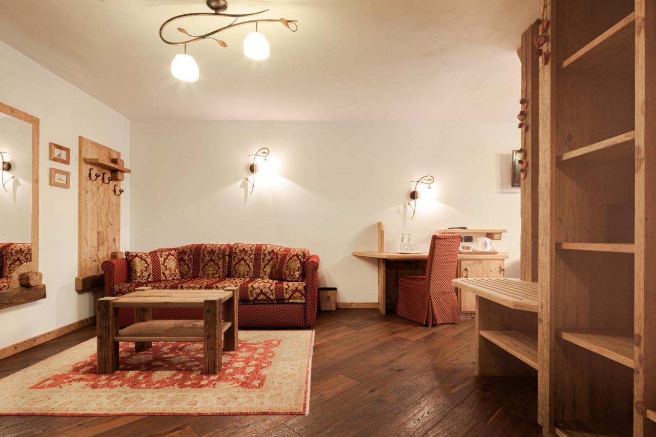 Hotel Foresta Moena Bagian luar foto