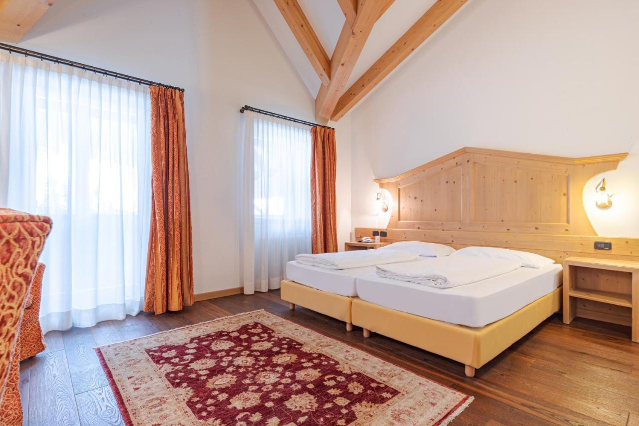 Hotel Foresta Moena Bagian luar foto