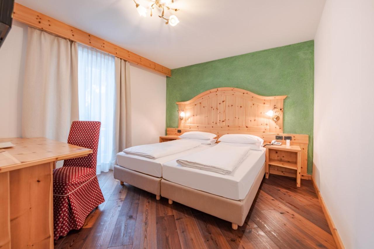 Hotel Foresta Moena Bagian luar foto