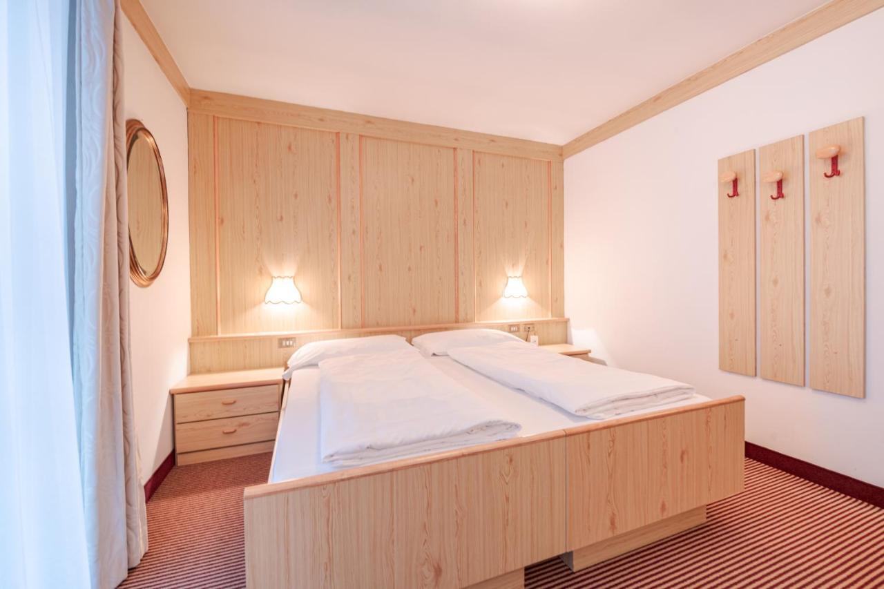 Hotel Foresta Moena Bagian luar foto