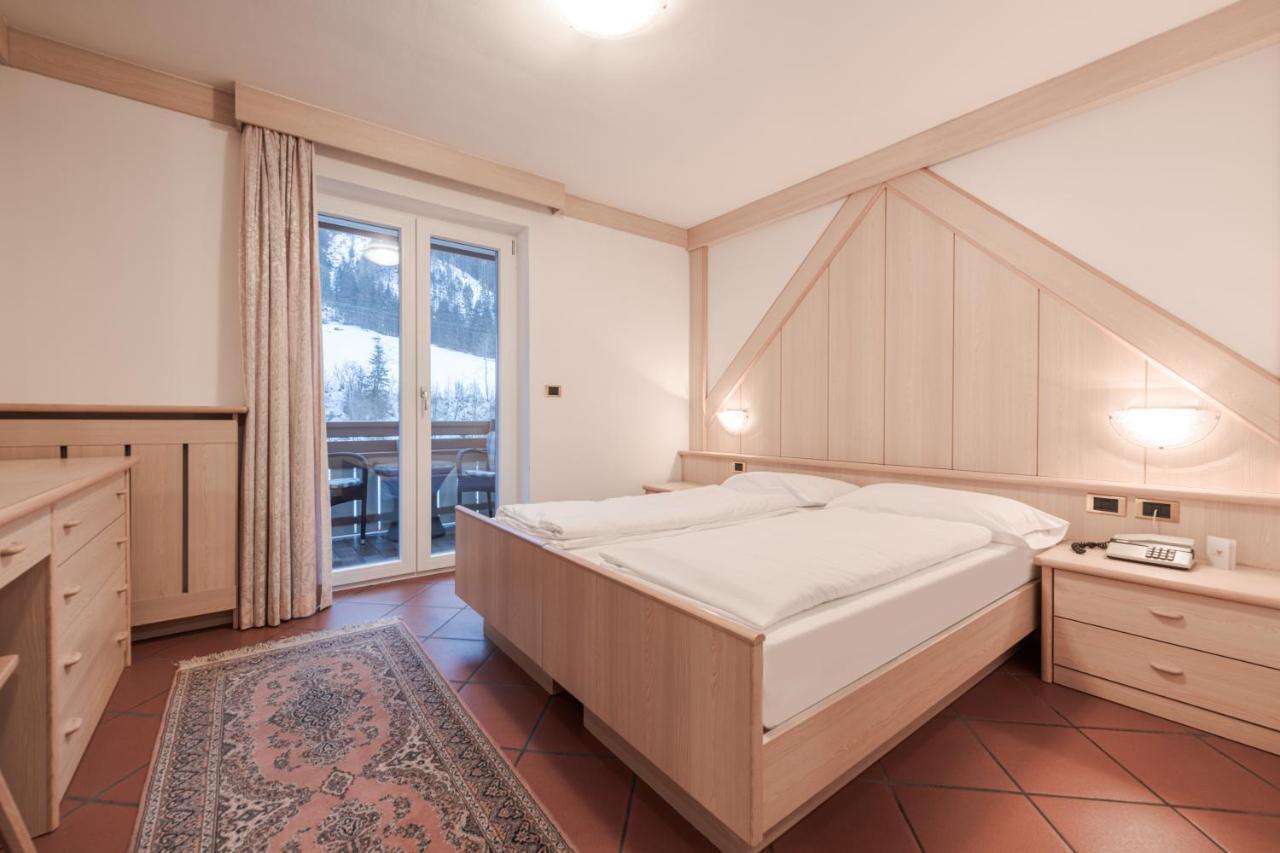 Hotel Foresta Moena Bagian luar foto