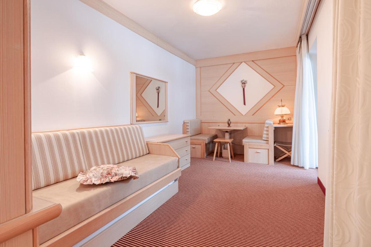 Hotel Foresta Moena Bagian luar foto