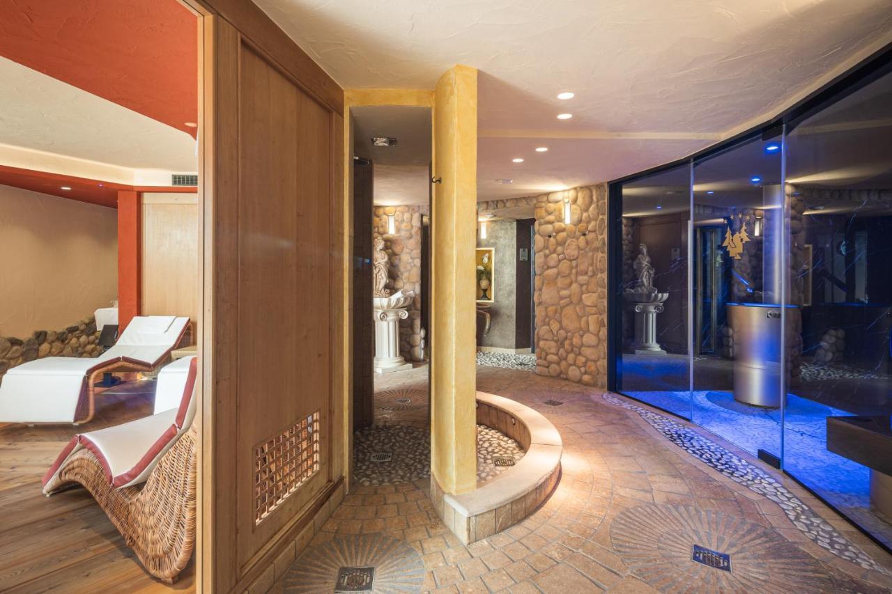 Hotel Foresta Moena Bagian luar foto