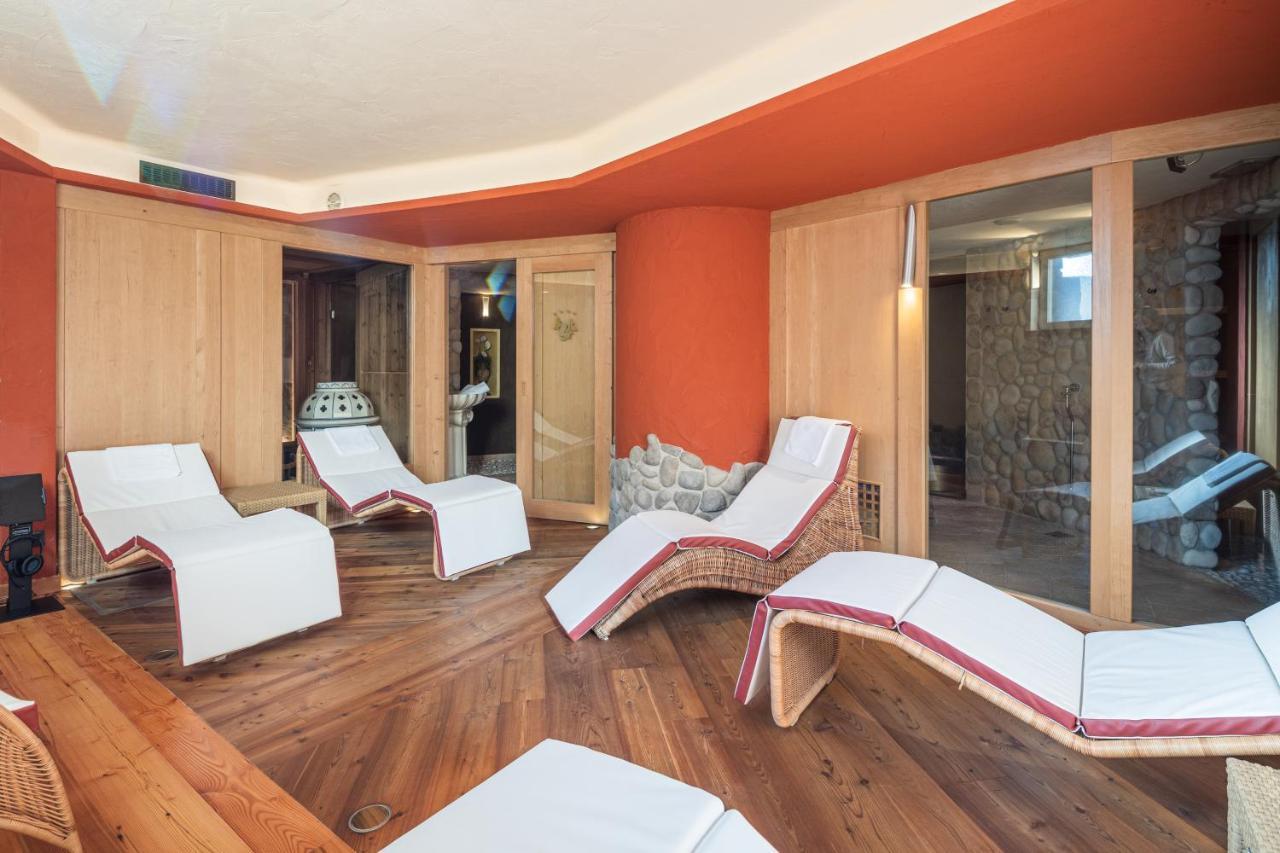 Hotel Foresta Moena Bagian luar foto