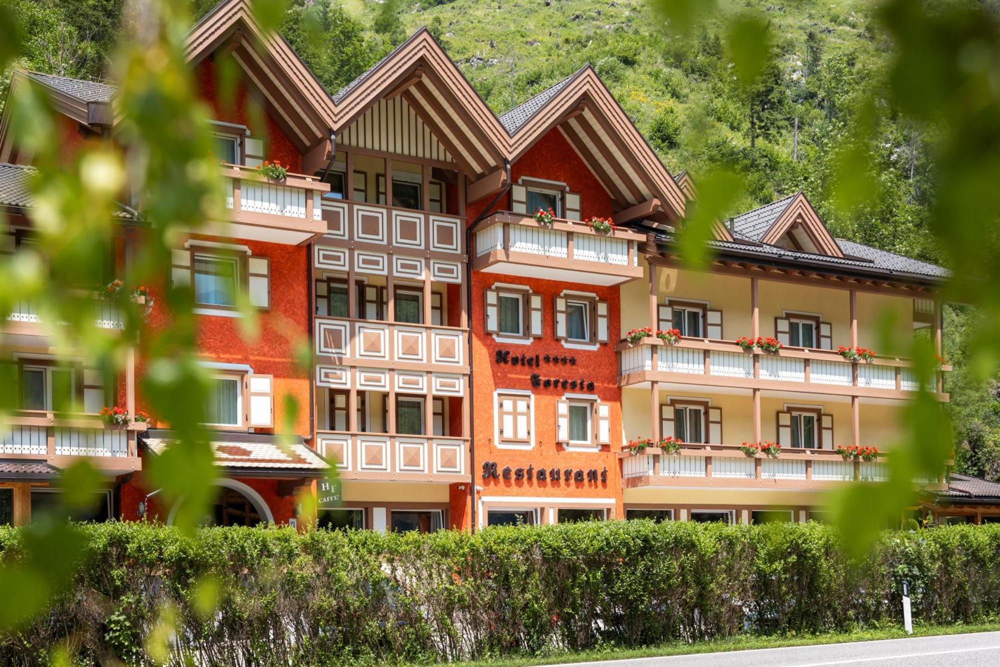 Hotel Foresta Moena Bagian luar foto
